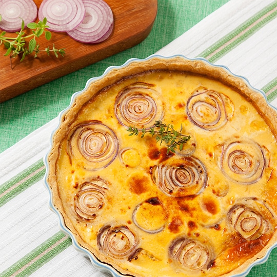 Quiche de cebola com queijo