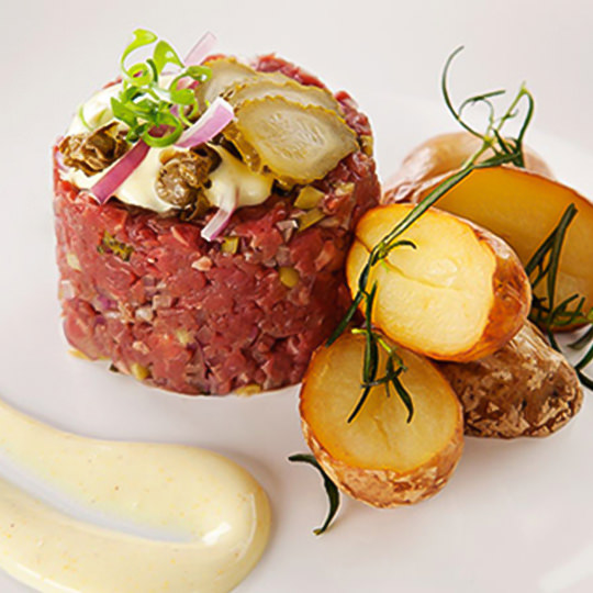 SteakTartare com Maionese Salada